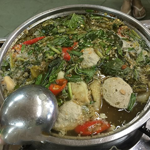 Lẩu Bò Cải Chua Thập Cẩm