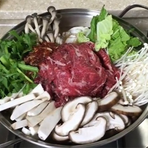 Lẩu Bò Tái