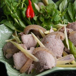 Heo Rừng Hấp Xả Chấm Mắm Gừng